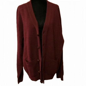 𝅺men’s medium L.L.Bean cardigan.  Burgundy.  100% lambswool.